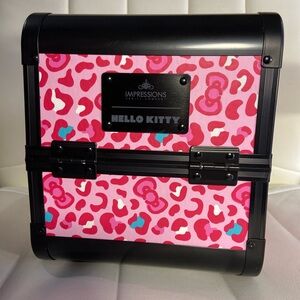 Brand new impressions vanity hallo kitty makeup travel case